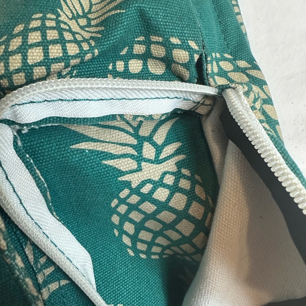 Kavu green Rope Sling Bag with pineapple print - Picture 11 of 14